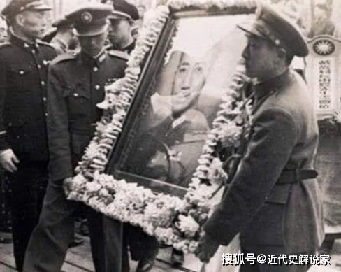 戴笠死后，蒋介石查他遗产时愣住了，看到结果后气得破口大骂！