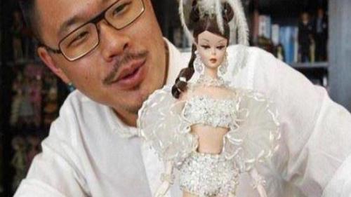 33岁单身男迷恋芭比娃娃，豪掷220万元购买了9000个娃娃