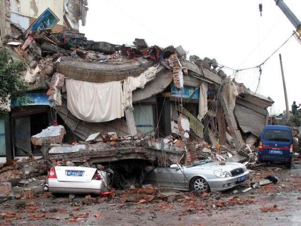 中国史上最大一次地震，相当于11.2个唐山大地震，余震持续了3年