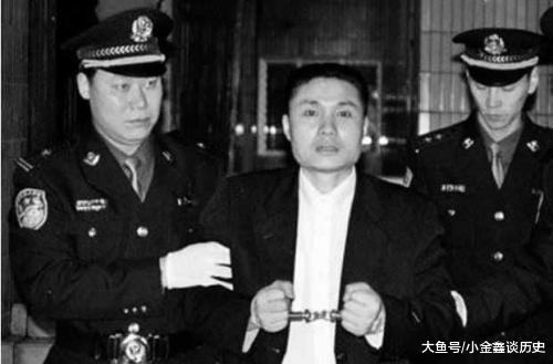 『张君』他是名震一时的悍匪，5个情妇为他卖命又卖身，他死后情妇怎样了