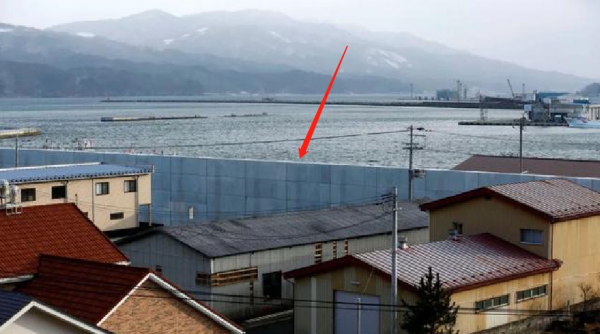 日本为防范海啸，耗资百亿建造现实版的“巨人墙壁”，真能挡住？