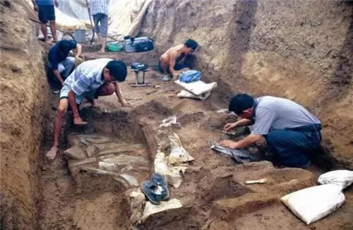 三峡地区挖出神秘“太阳人”，已有7000年历史，内容至今无法解释