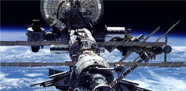 国际空间站里的氧气是从何而来的，太空漂浮十几年，为什么耗不尽