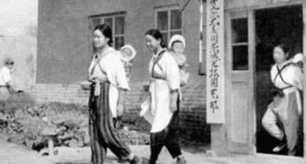 ：日本战后为恢复人口，做法堪比禽兽，令无数女学生年纪轻轻做妈妈