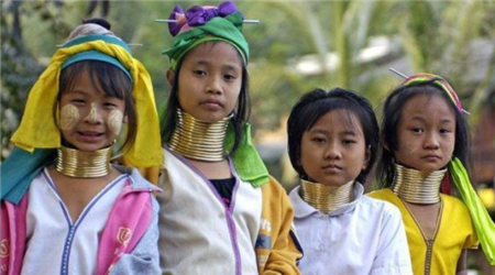 泰国长颈族女孩5岁起就戴颈圈，一生只能摘三次，原因让人泪目！(2)