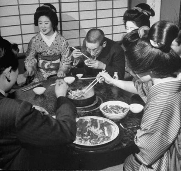 艺伎|只陪酒不卖身，80年前日本艺伎罕见老照片
