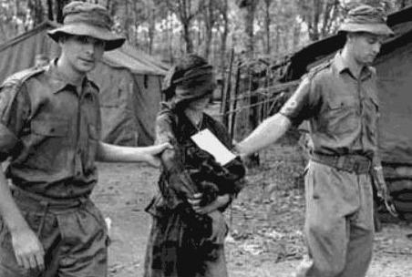 美国是怎么对付越南女军的？手段比日军还残忍，你可能都想象不到