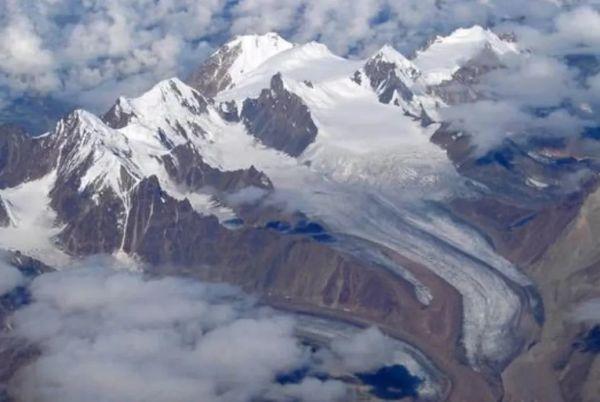 喜马拉雅山脉隐藏的秘密，内部别有洞天，经过几千年终于被发现