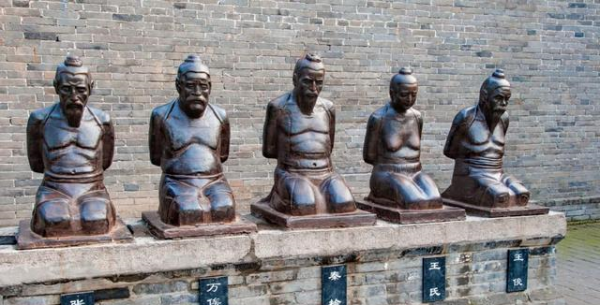 中国历史上的三大罪人：导致中国倒退数百年，其中第3个最可恨