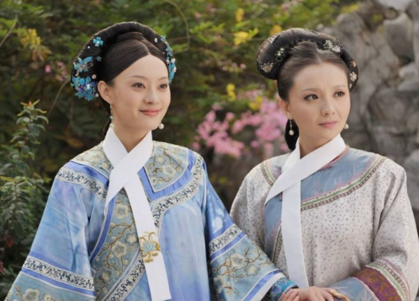 清朝宫女脖子上为啥挂着一条白绢？不是为了保暖，是为了方便皇帝