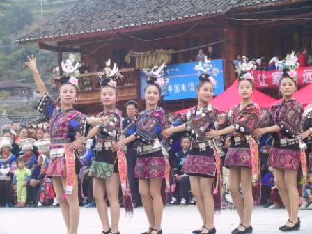 中国最性感的民族，一直穿着5寸长的短裙