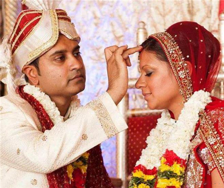 同样是男多女少，为何印度人结婚要女性出彩礼？原因让人心酸