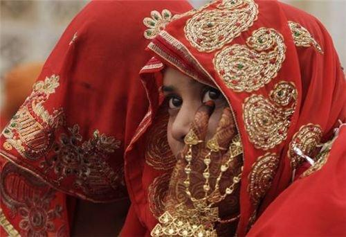 古印度另类童婚习俗：60岁老头娶7岁女孩，最小出嫁年龄仅4岁