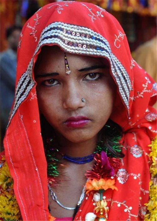 古印度另类童婚习俗：60岁老头娶7岁女孩，最小出嫁年龄仅4岁