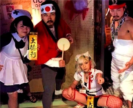 日本的“监狱餐厅”，一进门就会被“女警”捆绑，禁止未成年入内(4)