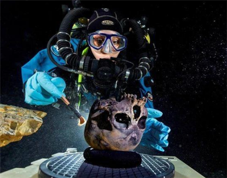墨西哥海底惊现9具尸骨，竟然来自1.3万年前，背后隐藏着重要秘密