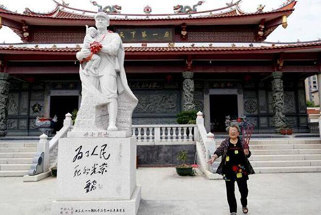 中国最特别的寺庙：供奉27名解放军战士，被誉为天下第一奇庙