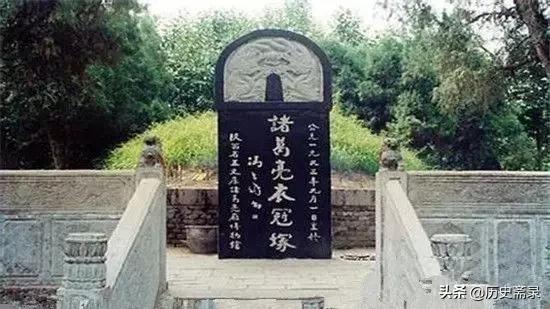 |诸葛亮墓1700年无人敢盗，坟上大树很神秘