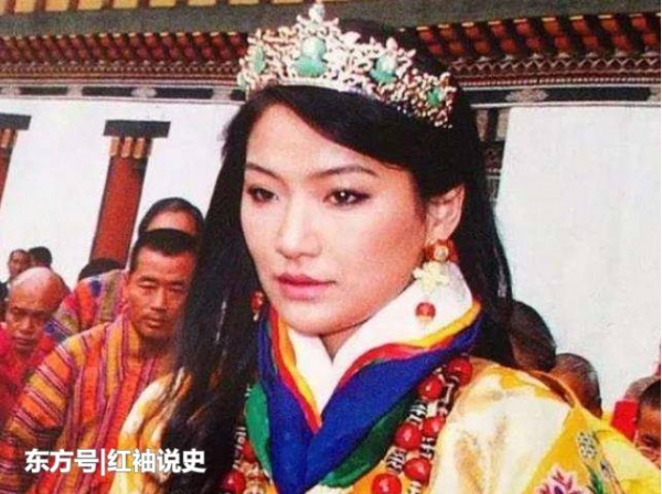 不丹|不丹三代王后大同框！太王太后稳居C位，如花美眷全得不到爱情