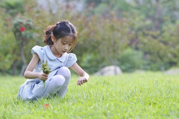 孩子|“鞋拔子”脸新娘结婚，丈夫生无可恋，网友：一个有债一个有矿