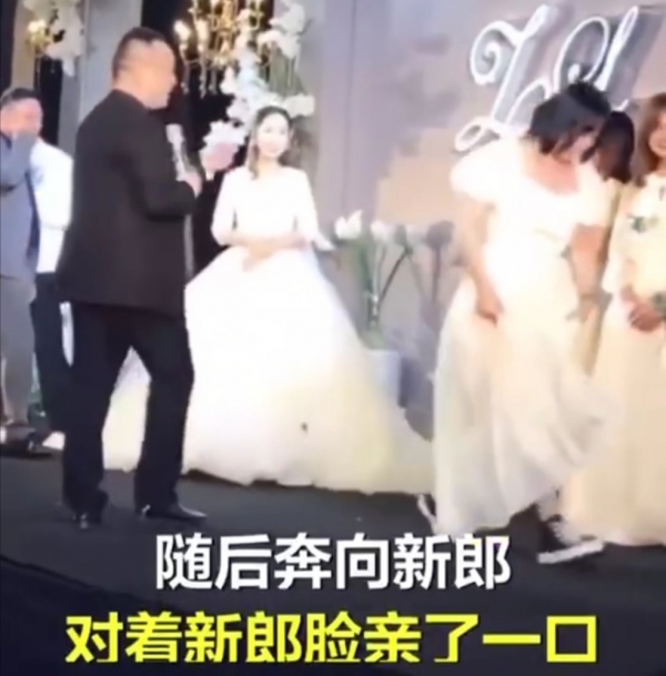 伴娘 商丘一伴娘婚礼现场强吻新郎，新娘拍视频为其证清白：他们是哥们