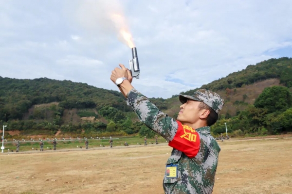 实弹射击|新兵首次实弹射击，4人打出5发子弹50环！