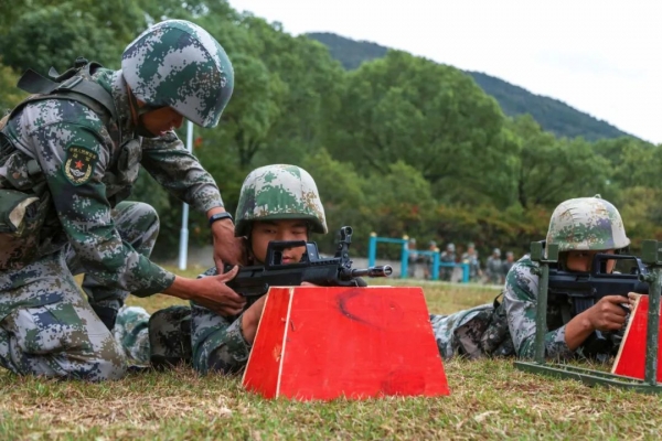 实弹射击|新兵首次实弹射击，4人打出5发子弹50环！