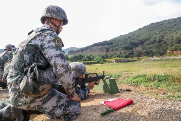 实弹射击|新兵首次实弹射击，4人打出5发子弹50环！