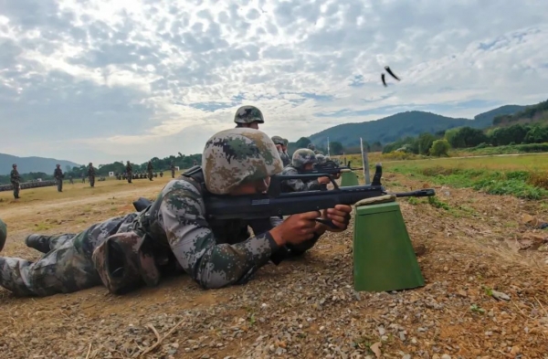 实弹射击|新兵首次实弹射击，4人打出5发子弹50环！