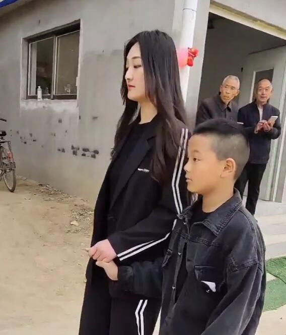 陈亚男|大衣哥的儿媳妇陈亚男是二婚还生了个男孩？女方的亲友直接怒了