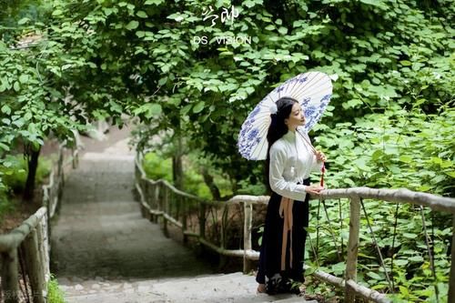 柳永|寒蝉凄切，我想到柳永：妓女们对他顶礼膜拜，不也是一种人生巅峰