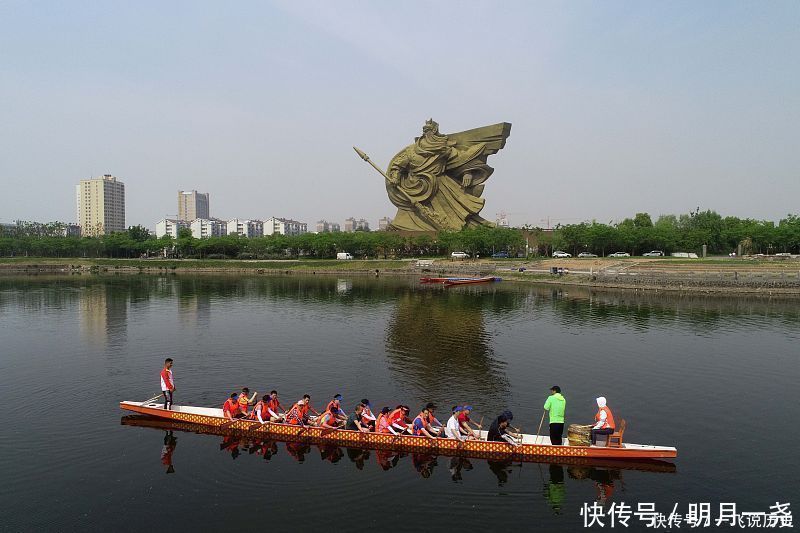 关羽|关羽最不光彩的一战，用偷袭杀死一猛将，此人是三国高手前五之一