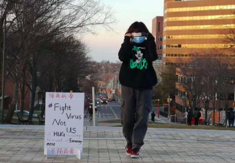 [小兰]武汉女孩美国街头“求拥抱”，留学生把这个故事写成了歌