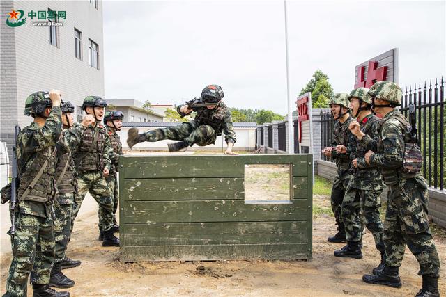 训练■超清直击：武警官兵春季大练兵火热现场，血性来袭！