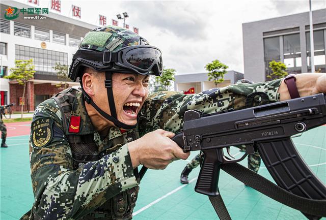 训练■超清直击：武警官兵春季大练兵火热现场，血性来袭！