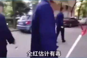 【消防员】“好像叫赤链蛇！”女子家中惊现红色长蛇，慌忙报警后结局意想不到