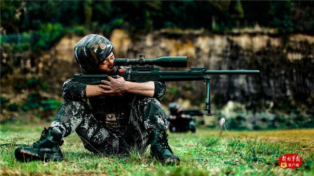 「队员」练兵忙！武警特战队员开展强化训练