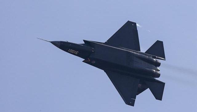 「战机」沈飞不惜代价让“鹘鹰”转正，战力不输美F-35