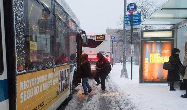 【美国】纽约遭遇罕见暴风雪袭击，具体的原因是什么？