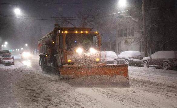 【美国】纽约遭遇罕见暴风雪袭击，具体的原因是什么？