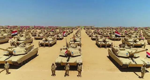 有了上千辆美式M1坦克，还要500辆T90，埃及这是要干嘛？