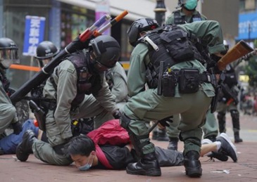 敌人统统拿下！23年后，国安法让我们完整“统管”香港！