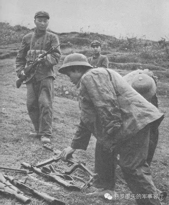 美国人发明的丛林战利器，却被越南人拿去打解放军