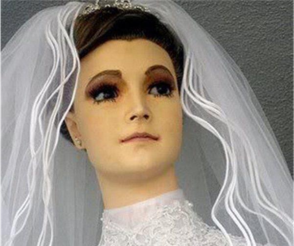 世界上最恐怖的婚纱店，橱窗模特竟然是老板女儿的尸体？