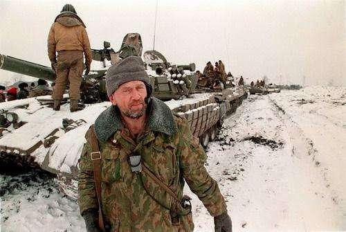 车臣狙击战，西方特种部队雇佣兵一天血洗俄军1073人