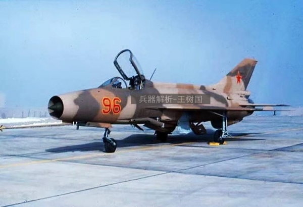中国歼击机曾出口美国！对抗前苏联战机，国产型号至今仍在服役
