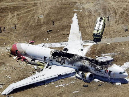 苏联■美客机误入苏联领空，警告无果后被击落，269人命丧日本